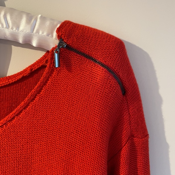 RW&CO red tunic sweater with black zipper detail on the shoulders. Size Medium. - Picture 3 of 5